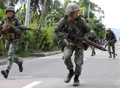 Marines during the Zamboanga Siege [720x532] : r/MilitaryPorn