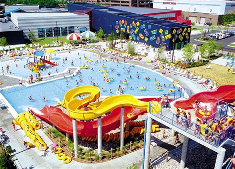 Find Outdoor and Indoor Water Park Fun in Michigan