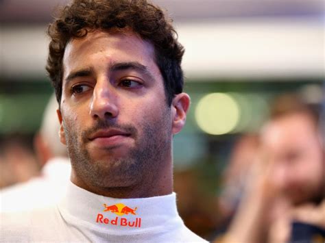 Ricciardo: First Renault shoey only in '2020' | PlanetF1 : PlanetF1