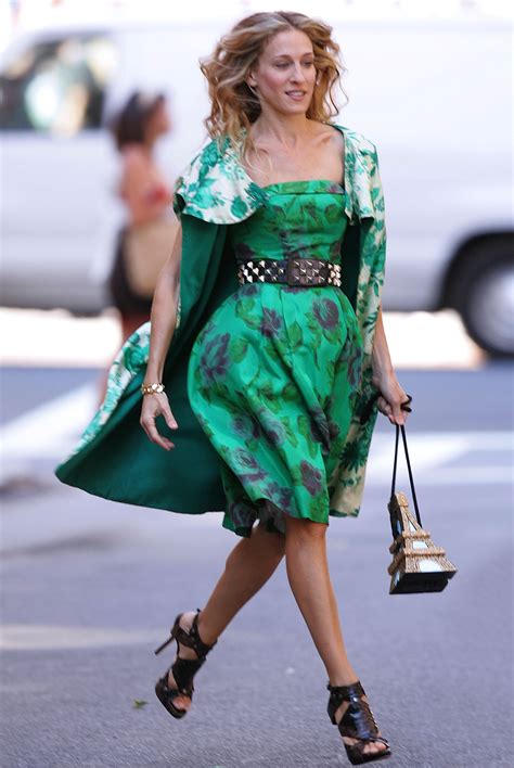 My Review of Carrie Bradshaw's Style in And Just Like That | Who What ...