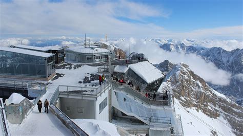 Wetterwarte Zugspitze - Blick über den Gipfel nach Osten - Foto-Webcam.eu