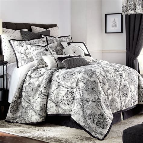 black and white bedding