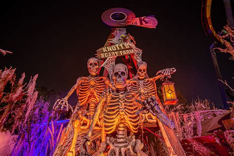 2023 Knott's Scary Farm Gave Us A Peek At New Mazes And Returning ...