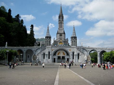 Rosary Basilica, Lourdes, Cities in France - GoVisity.com