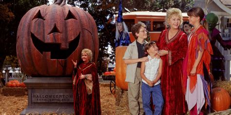 14 Best Quotes From Halloweentown