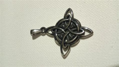 Celtic Knot Pendant – Chrome Cult