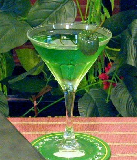 Flying Grasshopper Cocktail Recipe - Magic Skillet | Recipe | Grasshopper cocktails, Grasshopper ...