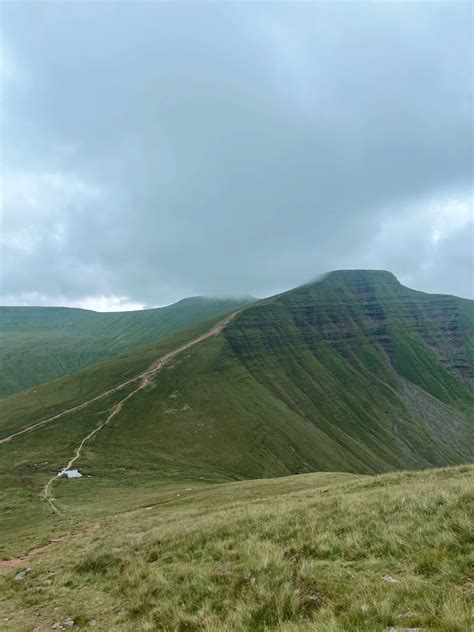 Brecon Beacons Hiking Guide and Wild Water Swimming - Zanna Van Dijk