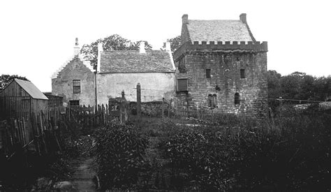 On Line Slideshow of Auld Mauchline - 082 - Mauchline Castle & Gavin Hamilton's House Pre 1895