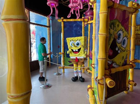 PHOTOS: Spongebob Squarepants Meet-and-Greet Moves Inside, Adds Photographer at Universal ...