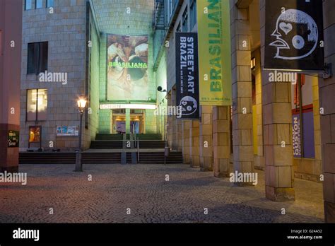 Schirn exhibition hall hi-res stock photography and images - Alamy