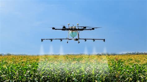 Uso de drones aumenta eficiência na aplicação de defensivos