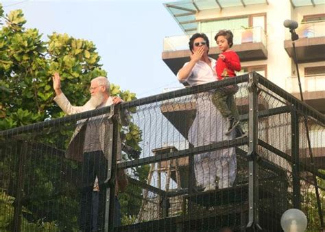 Srk Mannat Pictures - When big b met srk at ;mannat;he drove to his suburban bandra seaside ...