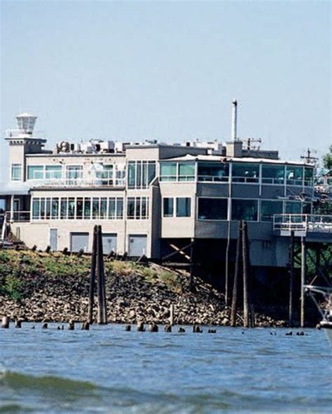 Salty’s on the Columbia | An Event Planner's Guide