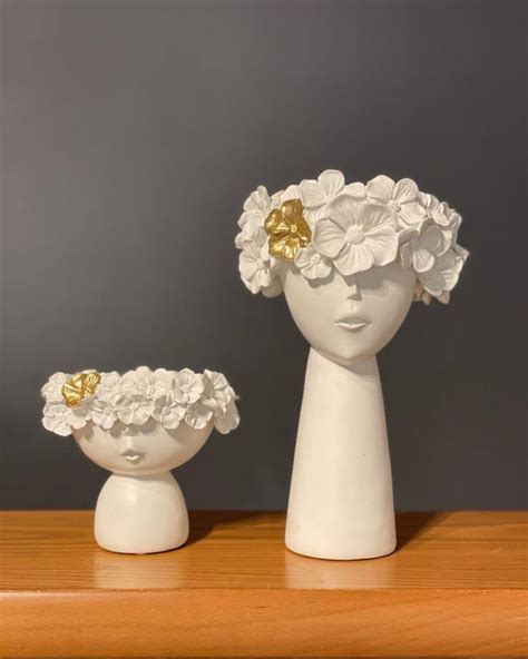 White girl face with flower set antique – A R T I Q U E