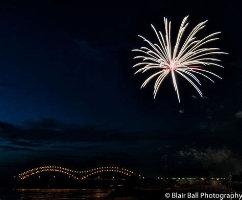 Memphis Fireworks on the Mississippi | Blair Ball Photography | Fireworks, Downtown memphis, 4th ...