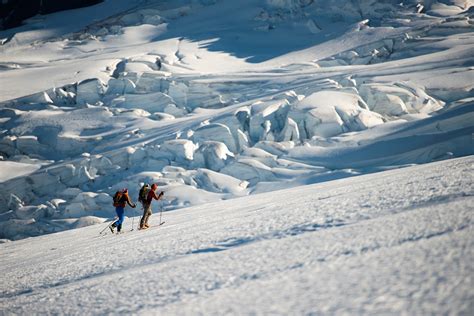 How to Ski the Cascade Volcanoes - Uncommon Path – An REI Co-op Publication