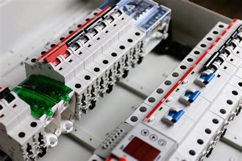 Difference Between Isolator and Circuit Breaker - Inst Tools