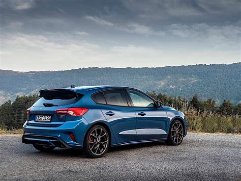 2020 Ford Focus ST Comes to Goodwood to Show Its Worth - autoevolution