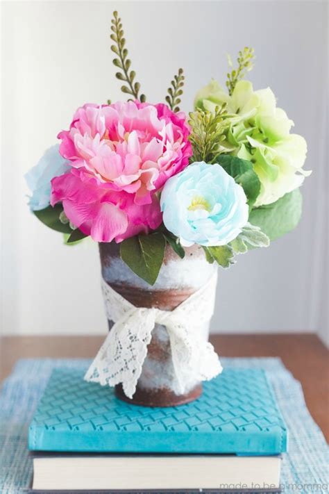 20 Creative DIY Vases for Decorating your Home on a Budget