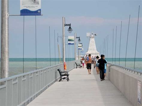 Port Stanley Lighthouse & Pier, Port Stanley - page 4