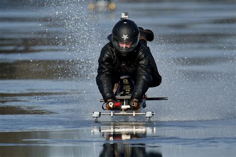 Electric Vehicles On Ice | Hackaday