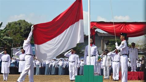 Upacara Bendera Di Sekolah - Homecare24