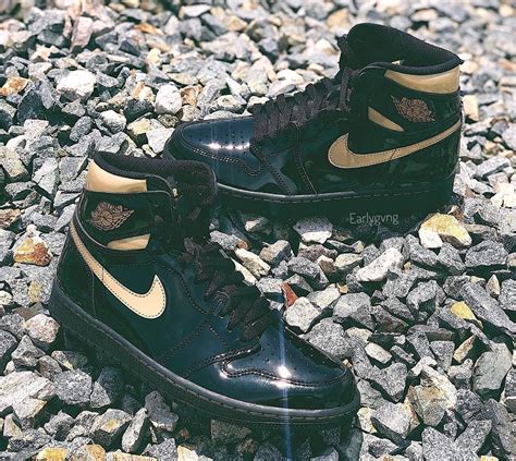 Air Jordan 1 High Black Gold 2020 Release Date 555088-032 | Sole Collector