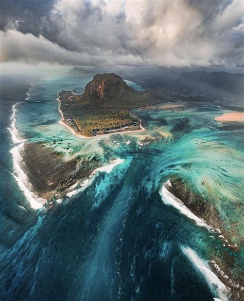 Underwater waterfall of Mauritius : r/MostBeautiful