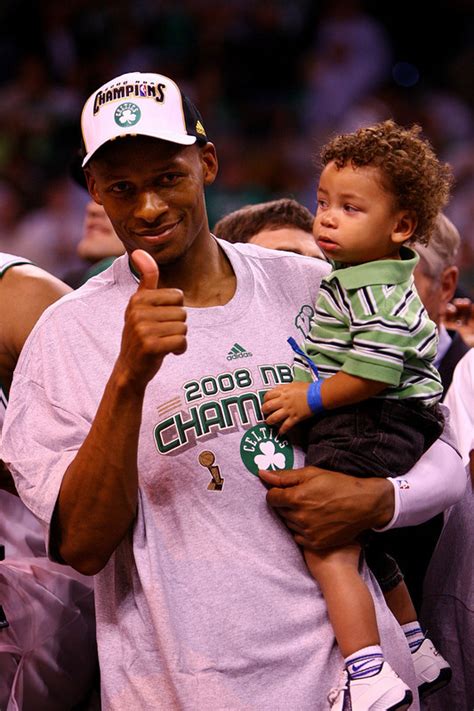 Ray and his son Walker. - Ray Allen Photo (21132169) - Fanpop