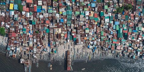 Aerial photos of slums of Manila, Philippines by Bernhard Lang ...