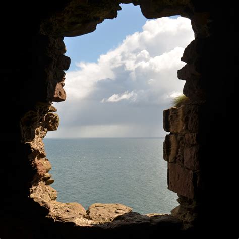 A hole in the wall © John Allan :: Geograph Britain and Ireland