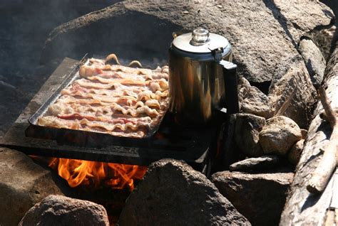 How To Cook Breakfast Over A Campfire Like A Pro | Gizmodo Australia