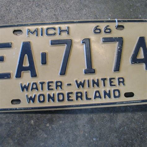 Michigan Winter Wonderland Plates - Etsy