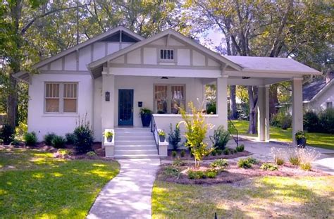 For Sale: A Cottage That Got a Makeover on HGTV's "Home Town ...