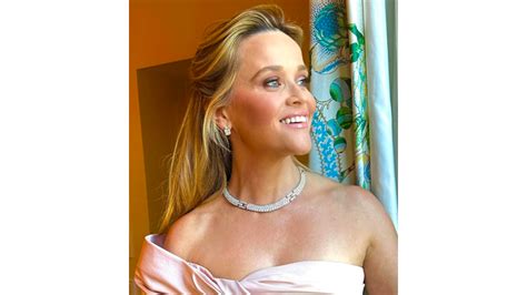 How to Get Reese Witherspoon's 2024 Golden Globes Makeup | Westman Atelier