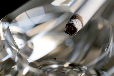 BAT Gets Leg Up on Marlboro in U.S. Heated-Tobacco Race - Bloomberg