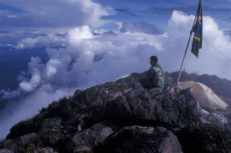 É Complexamente Azul: Parque Nacional do Pico da Neblina