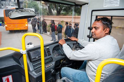 How India can effectively electrify public transportation | IEEFA