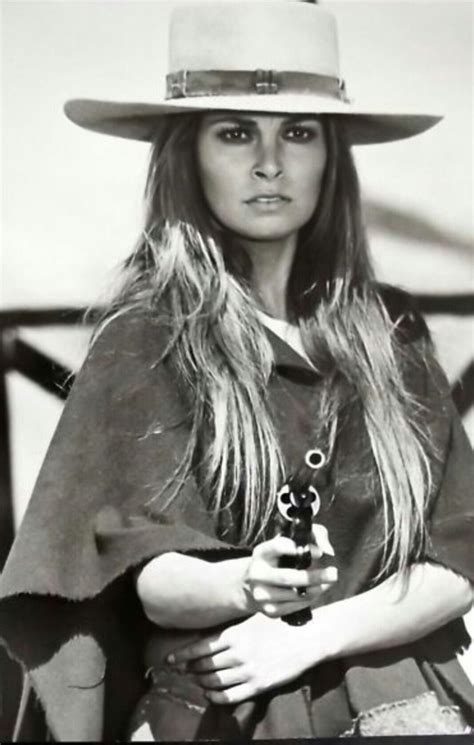 Raquel Welch As Hannie Caulder 1971 | Raquel welch, Raquel, Rachel welch