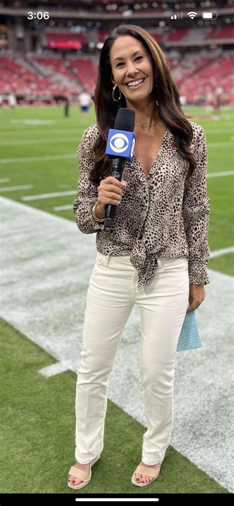 Tracy Wolfson CBS Sports : r/hot_reporters