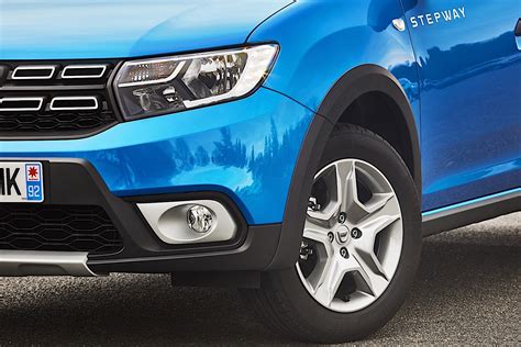 DACIA Logan MCV Stepway Specs & Photos - 2017, 2018, 2019, 2020, 2021 ...