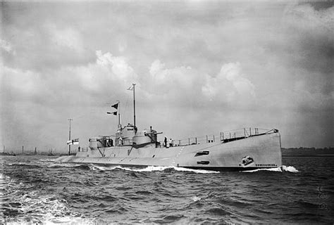 Six Frigates: U.S. Naval History, dieselfutures: HMS X1