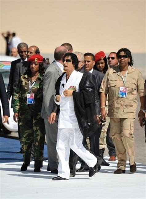 Gaddafi's All Female Bodyguards (38 pics)