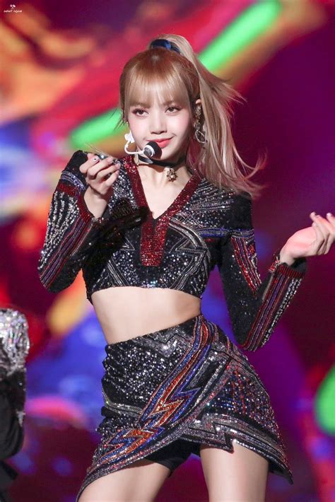 Blackpink's Lisa | 7 times Blackpink's Lisa slayed her stage outfits in ...