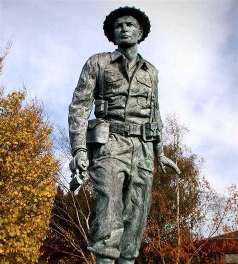 Charles Upham VC Statue (Amberley) - ATUALIZADO 2022 O que saber antes de ir - Sobre o que as ...