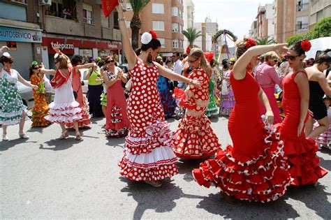 Vejer de la Frontera day by day: : The sevillanas dance.