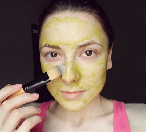 DIY Homemade Avocado Face Mask