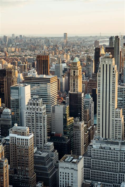 Cityscape with high rise buildings in downtown · Free Stock Photo