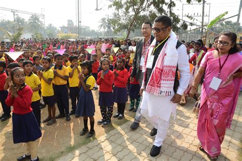 Assam: 35 students faint mysteriously in Ramkrishnanagar Vidyapith in Karimganj, Gunotsav called off